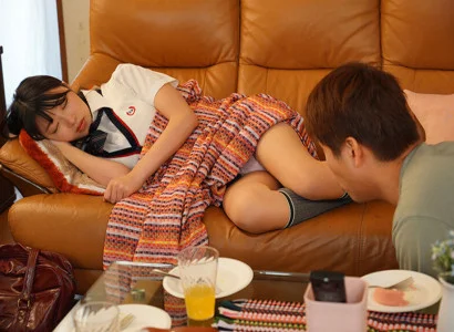 Chàng trai đang phang em gái mới lớn của người yêu